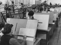 Технологи завода за работой