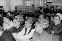 На заводском собрании