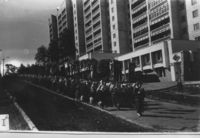 Крестный ход в квартале от ул. Профсоюзной и ул. Советской. 1989 г. 