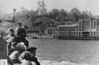 Вид на парк им. Ст. Халтурина и речной вокзал. 1960-е годы