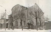 Здание жилого дома в квартале от ул. Володарского до ул. К. Маркса. 1960-е годы